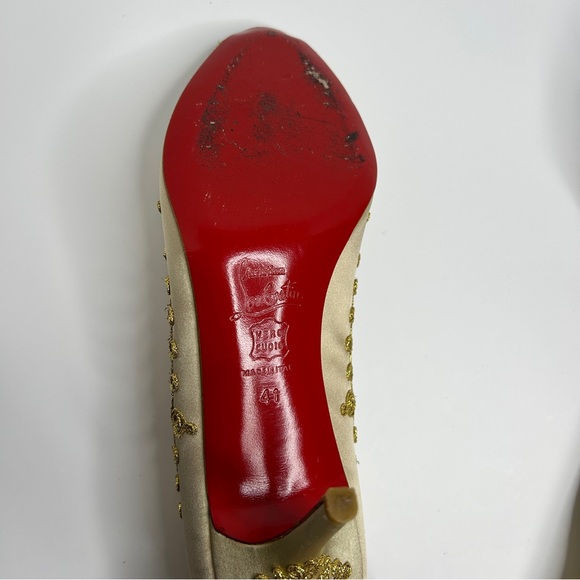 CHRISTIAN LOUBOUTIN Satin Embroidered Accent Pumps Sz 41 - Picture 10 of 11